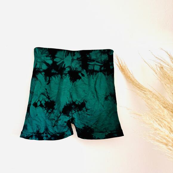 NEW Viral TikTok Black Seamless Tie Dye Scrunch Gym High Rise Short Shorts - Picture 3 of 16